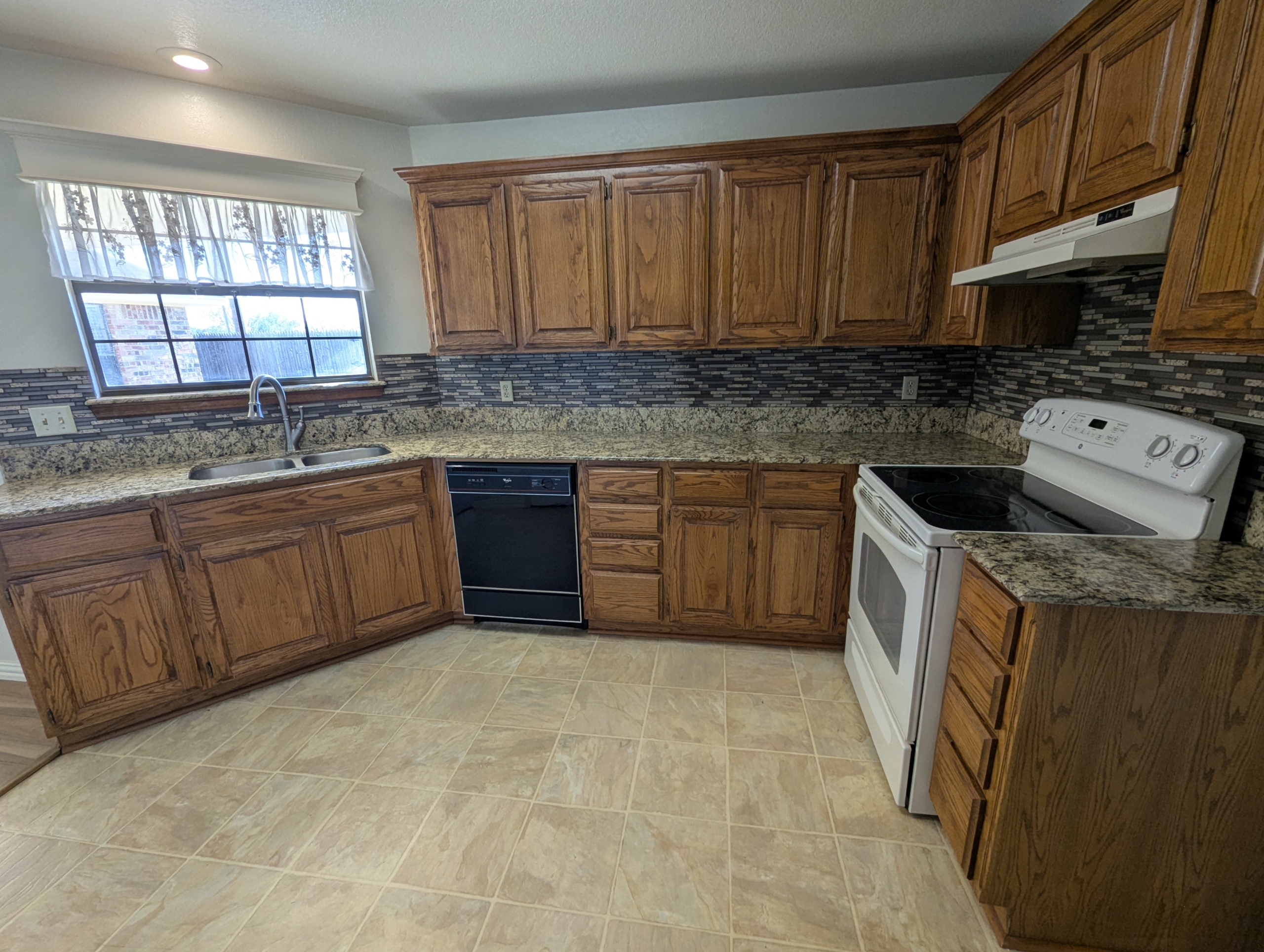 PXL_20260628_223636350 1101 Springfield Ave, Friona, TX 79035