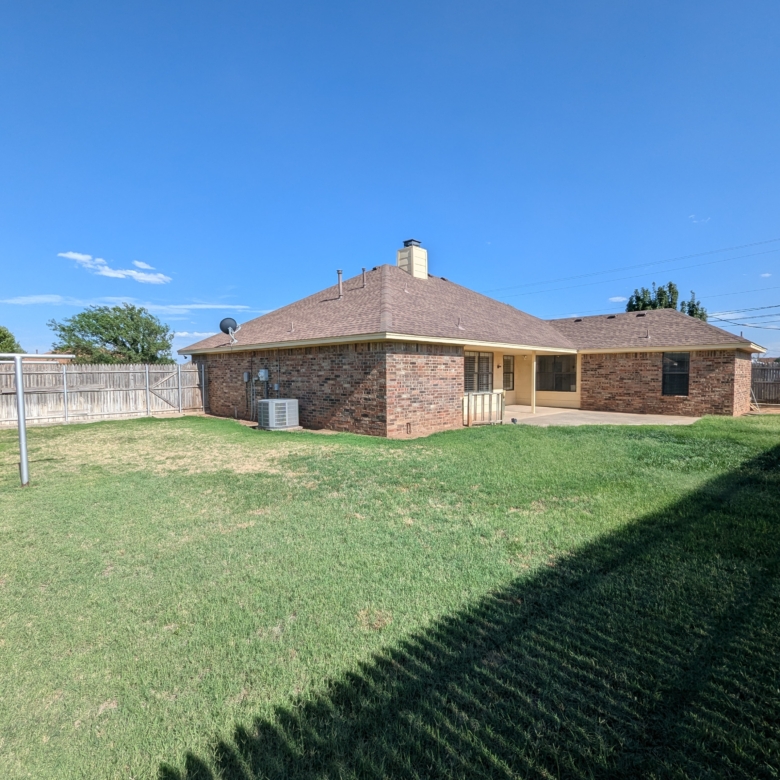 1101 Springfield Ave, Friona, TX 79035